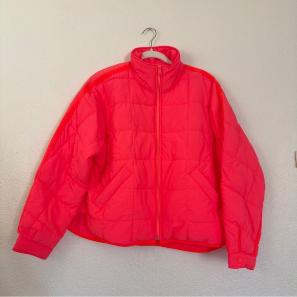 NWOT FREE PEOPLE FP MOVEMENT PIPPA PACKABLE PUFFER JACKET NEON CORAL - Picture 5 of 11